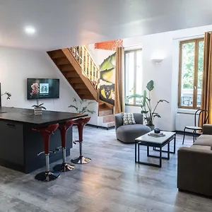 Duplex Street-art Centre-ville Appartement